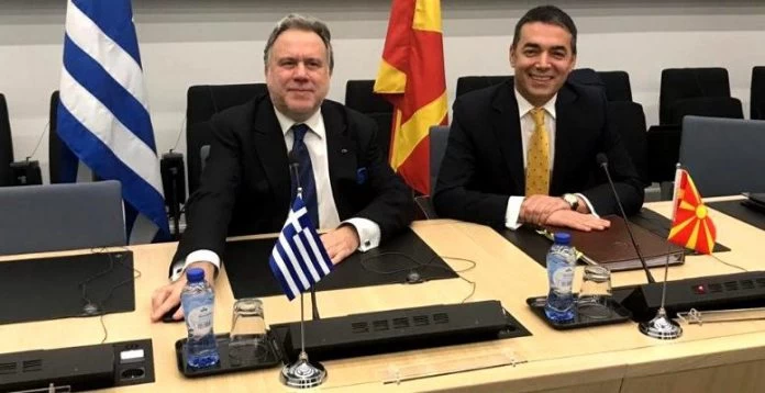 Σε «αναμμένα κάρβουνα» οι Σκοπιανοί μετά την αποχώρηση Καμμένου